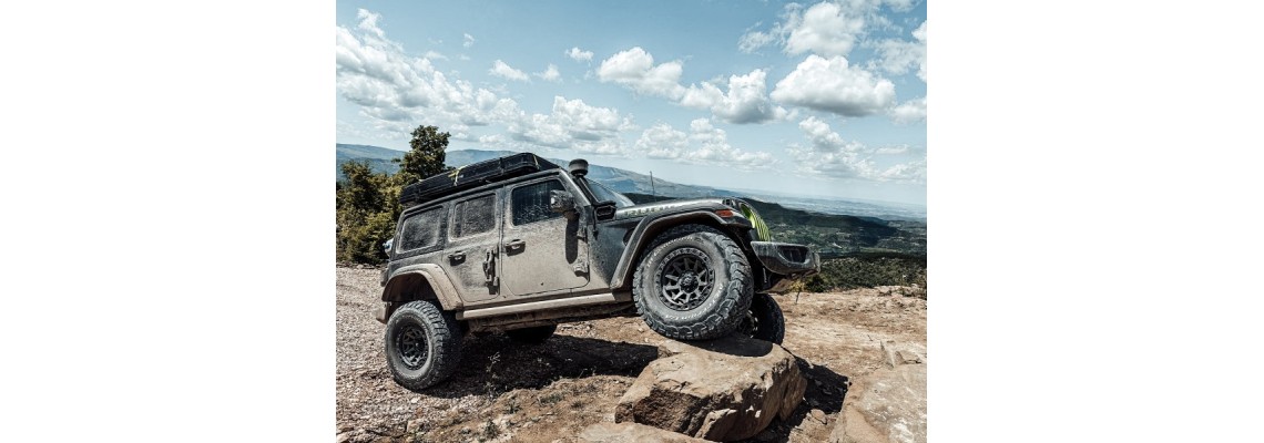 Jeep Wrangler JL with a MetalCloak 2.5" Lift – Why Professional Installation and Suspension Geometry Matter