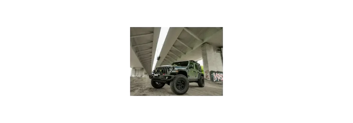 Jeep Wrangler JLU 4XE - czyli jak stworzyć z niego idealnego towarzysza przygód! - Clayton Lift i Amortyzatory FOX