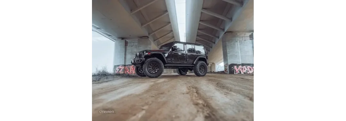 Modyfikacja Jeep Wrangler JL 4D z silnikiem 3,6 lift 3,5 cala Metalcloak