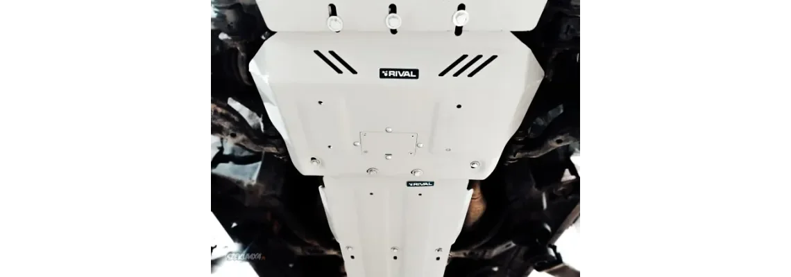 Montaż osłon RIVAL do Toyota FJ Cruiser – profesjonalna ochrona podwozia w Szekla 4x4